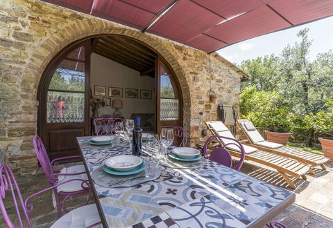 Casa Anita - Castellina In Chianti - Granaio, Tosc: Mueble, Mesa, Propiedad, Planta, Silla, Edificio, Diseño De Interiores, Arquitectura, Ventana, Casa