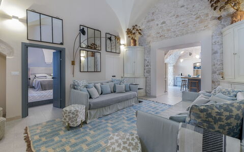 Dimora Cocchi: Marco, Mueble, Sofá, Decoración, Azur, Edificio, Comodidad, Sala, Diseño De Interiores, Arquitectura
