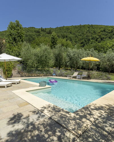 Fienile Di Fabio - Colline Fiorentine Vaiano, Tosc: Agua, Planta, Propiedad, Piscina, Cielo, Azur, Árbol, Mueble Para Exteriores, Sombra, Bienes Raíces