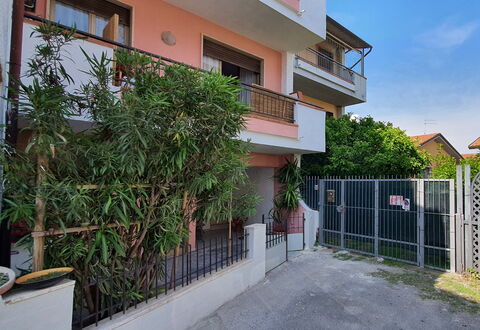 La Butterfly: Planta, Edificio, Ventana, Diseño Urbano, Barrio, Cerca, Barrio Residencial, Fachada, Bienes Raíces, Condominio