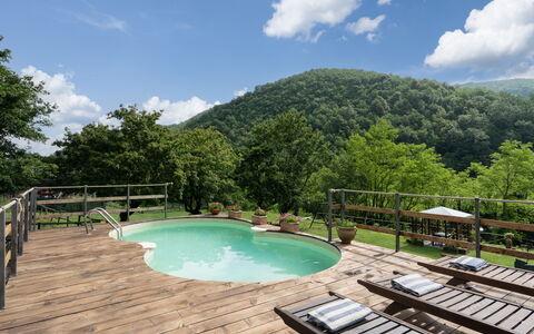 Locanda Di Alberi Without Kitchen: Nube, Agua, Cielo, Los Recursos Hídricos, Propiedad, Piscina, Montaña, Cuerpo De Agua, Árbol, Paisaje Natural