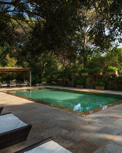 Villa La Pineta: Agua, Planta, Propiedad, Piscina, Árbol, Mueble Para Exteriores, Sombra, Hierba, Ocio, Bienes Raíces