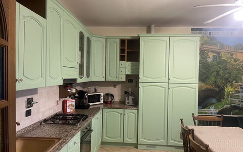 Villa Castelnuovo: Gabinetes, Mostrador, Propiedad, Fregadero, Aparato De Cocina, Edificio, Cocina, Estufa De Cocina, Lavabo, Electrodoméstico