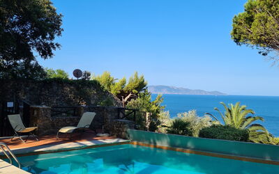 Argentarola House, Porto Santo Stefano, Seaview An: Azul, Agua, Piscina, Recurso, Mar, Costeras Y Los Accidentes Geográficos Oceánico, Eco Hotel, Oceano, Costa, Zona Tropical