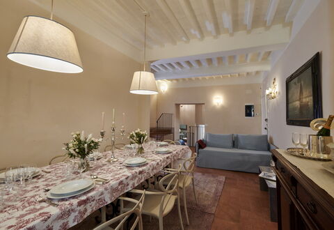 Casa Ada e Sabo: Mesa, Propiedad, Mueble, Marco, Edificio, Diseño De Interiores, Decoración, Silla, Encendiendo, Madera