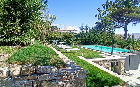 Casa Santa Venera: Planta, Cielo, Paisaje Natural, Árbol, El Terreno Del Lote, Vegetación, Pared, Hierba, Superficie De La Carretera, Arbusto