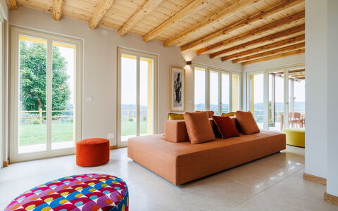 Casa Gallo - Roero - Langhe, Piemonte: Propiedad, Comodidad, Diseño De Interiores, Madera, Sombra, Suelo, Ventana, Piso, Sala, Pared