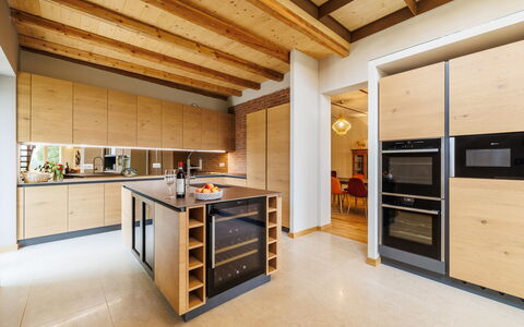 Casa Gallo - Roero - Langhe, Piemonte: Gabinetes, Mueble, Madera, Diseño De Interiores, Piso, Cocina, Arquitectura, Suelo, Salón, Mesa