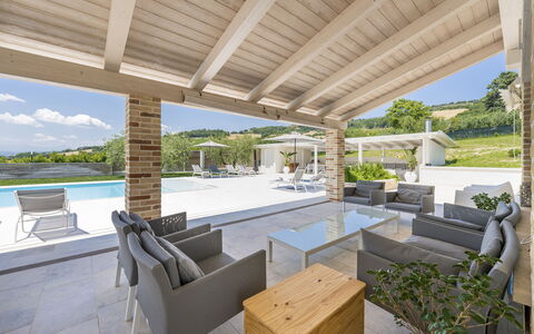 Villa Aso: Mueble Para Exteriores, Porche, Sombra, Silla, Inmuebles, Cocina Y Comedor Mesa, Estructura Al Aire Libre, Patio, Recurso, Haz