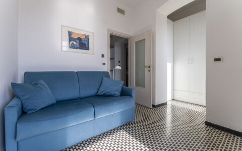 A Due Passi da Camogli 2, Seaview, Wifi: Marco, Propiedad, Mueble, Sofá, Comodidad, Puerta, Diseño De Interiores, Piso, Suelo