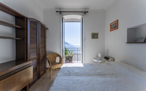 A Due Passi da Camogli, Seaview with Terrace, Wifi: Propiedad, Edificio, Azur, Madera, Comodidad, Sala, Sombra, Arquitectura, Planta De Casa