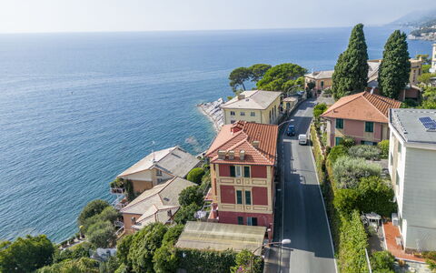 A Due Passi da Camogli, Seaview with Terrace, Wifi: Agua, Cielo, Planta, Edificio, Azur, Ventana, Árbol, Costeras Y Los Accidentes Geográficos Oceánico, Diseño Urbano