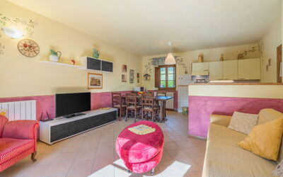 Alba Apartment: Mueble, Marco, Sofá, Púrpura, Diseño De Interiores, Sala, Rosado, Piso, Suelo, Decoración