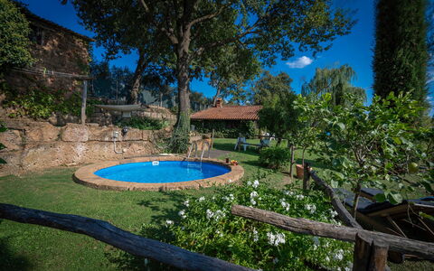 Casale Delle Papere, Pool, Romantic Holiday In Nep: Agua, Planta, Piscina, Edificio, Naturaleza, Silla, Árbol, Cielo, Sombra, Vegetación