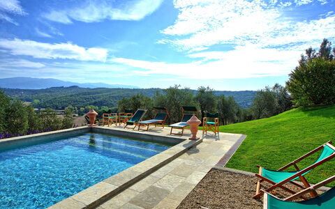 Villa Cona: Agua, Nube, Cielo, Planta, Verde, Piscina, Árbol, Mueble Para Exteriores, Hierba, Ocio