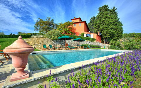 Villa Cona: Cielo, Nube, Agua, Planta, Tiempo De Día, Propiedad, Verde, Ligero, Naturaleza, Azul