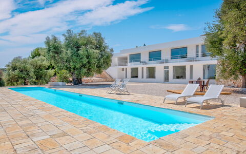 Casa Di Veronica: Nube, Cielo, Agua, Planta, Edificio, Piscina, Azur, Árbol, Sombra, Mueble Para Exteriores