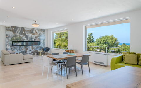 Casa Di Veronica: Mesa, Sofá, Mueble, Planta, Madera, Silla, Sala, Piso, Suelo, Sombra