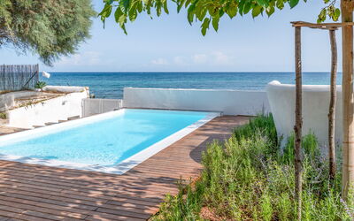 Villa Clementina: Agua, Planta, Cielo, Los Recursos Hídricos, Propiedad, Piscina, Azur, Rectángulo, Árbol, Sombra