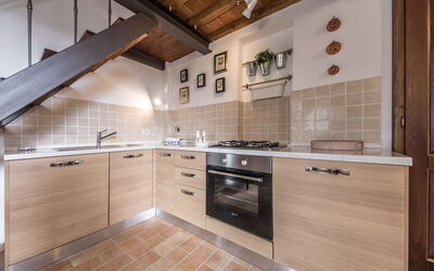 San Gimignano - Villa le Ripe: Marrón, Gabinetes, Mostrador, Propiedad, Mueble, Edificio, Estufa De Cocina, Madera, Cocina, Aparato De Cocina