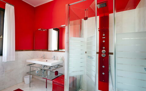Villa Cornino - Custonaci, Sicilia: Espejo, Grifo, Arreglo De Tubería, Lavabo, Propiedad, Edificio, Lavabo Del Baño, Baño, Arquitectura, Diseño De Interiores