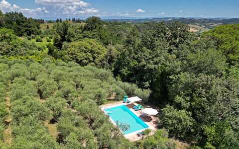 Torre Di Montelopio: Cielo, Planta De La Comunidad, Agua, Nube, Paisaje Natural, Árbol, El Terreno Del Lote, Planta, Piscina, Arbusto
