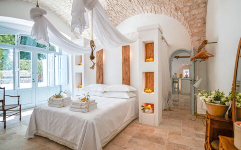 Masseria Lamacerase: Propiedad, Planta, Mueble, Edificio, Decoración, Comodidad, Maceta, Planta De Casa, Mesa, Diseño De Interiores