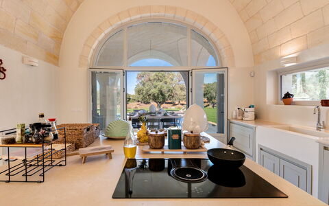 Tenuta Palù: Mesa, Mueble, Edificio, Planta, Diseño De Interiores, Ventana, Planta De Casa, Madera, Sala, Piso