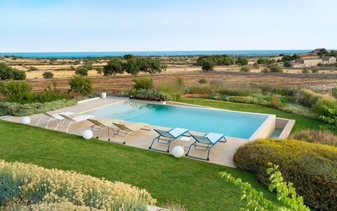 Splendida - Modica, Sicilia: Planta, Cielo, Edificio, Agua, Piscina, Azur, Árbol, Paisaje Natural, El Terreno Del Lote, Rectángulo