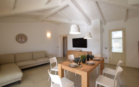 Villa Helios - Budoni, Sardegna: Mueble, Propiedad, Mesa, Sofá, Encendiendo, Madera, Diseño De Interiores, Ventana, Sala, Comodidad
