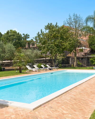 Oasi Verde - Santa Maria La Stella, Sicilia: Agua, Cielo, Planta, Propiedad, Piscina, Naturaleza, Azur, Sombra, Hierba, Árbol