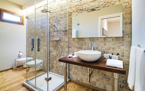 Casa Bedda - Viagrande, Sicilia: Espejo, Grifo, Lavabo, Arreglo De Tubería, Propiedad, Lavabo Del Baño, Baño, Madera, Diseño De Interiores, Edificio