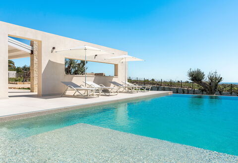 Villa Argento - Rosolini, Sicilia: Agua, Cielo, Planta, Azul, Piscina, Azur, Sombra, Árbol, Edificio, Material Compuesto