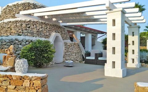 Villa Trullo - Torricella, Puglia: Propiedad, Cielo, Planta, Azur, Encendiendo, Arquitectura, Sombra, Barrio Residencial, Paisaje, Bienes Raíces