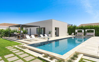 Villa Duetto - Siracusa, Sicilia: Planta, Cielo, Agua, Propiedad, Azur, Piscina, Sombra, Arquitectura, Rectángulo, Edificio