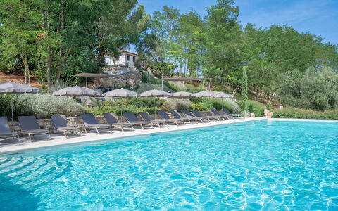 Nocellara Spereto Apartment With Pool, Montaione: Piscina, Mueble Para Exteriores, Recurso, Eco Hotel, Sunlounger, Paisajismo, Ciudad De Vacaciones, Thermae, Paraguas, Hacienda