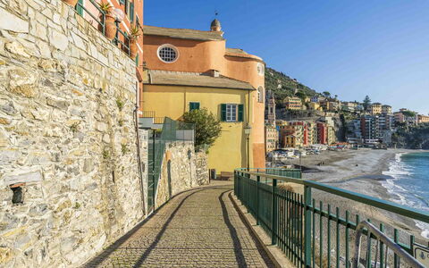 Spacious Apartment In Sori With Large Terrace - So: Agua, Edificio, Cielo, Propiedad, Ventana, Azur, Planta, Arquitectura, Madera, Casa
