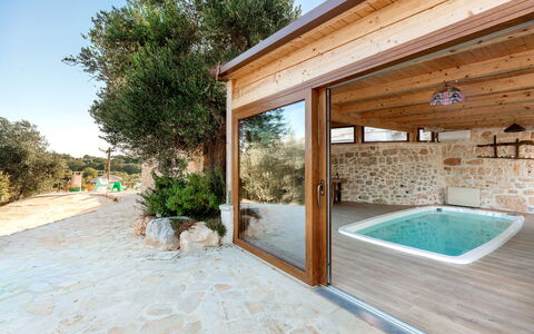 Trulli Di Grieco: Ventana, Edificio, Planta, Cielo, Madera, Sombra, Árbol, Casa, Piscina, Pared