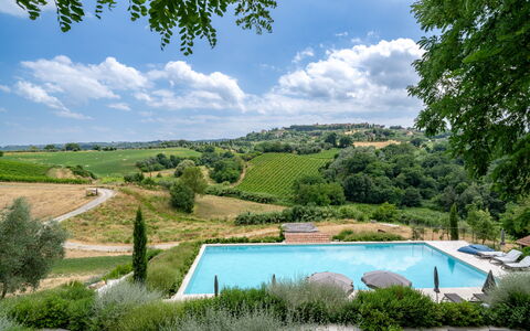 Coratina Spereto Apartment with Pool, Montaione: Piscina, Mueble Para Exteriores, Jardín, Inmuebles, Eco Hotel, Paisajismo, Sunlounger, Plantación, Villa, Ciudad De Vacaciones