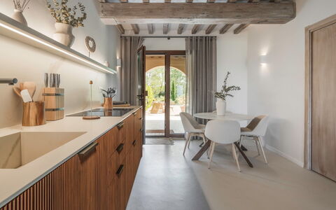 Coratina Spereto Apartment with Pool, Montaione: Gabinetes, Mueble, Mesa, Mostrador, Madera, Encendiendo, Planta De Casa, Cocina, Arquitectura, Diseño De Interiores