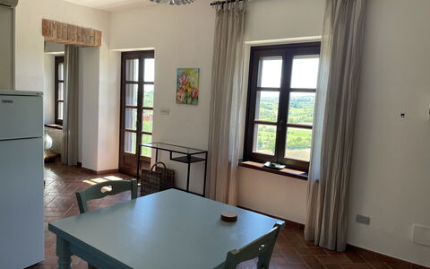 Casa 'il Nocciolo': Mesa, Propiedad, Mueble, Ventana, Ventilador De Techo, Edificio, Madera, Silla, Diseño De Interiores