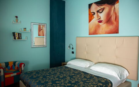 Villa Trivigno: Mueble, Diseño De Interiores, Cama, Habitación, Pared, Sábana, Lecho, Suelo, Habitación, Piso