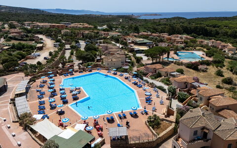Isola Rossa 717: Azul, Balcón, Pretil, Departamento, Cerca, Mar, Recurso, Condominio, Piscina, Hotel