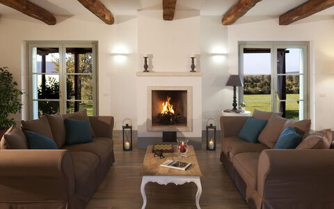 Villa Sant'andrea: Mueble, Propiedad, Sofá, Sala, Mesa, Encendiendo, Diseño De Interiores, Madera, Suelo, Comodidad