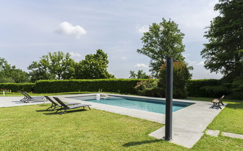 Casa del Marchese, Pool, Wifi, Castell' Arquato: Cielo, Agua, Nube, Planta, Piscina, Sombra, Árbol, Mueble Para Exteriores, Rectángulo, Hierba
