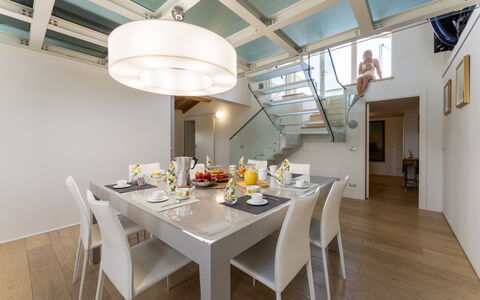 Casa del Marchese, Pool, Wifi, Castell' Arquato: Mesa, Mueble, Comida, Silla, Diseño De Interiores, Vajilla, Cocina Y Comedor Mesa, Piso, Suelo, Madera