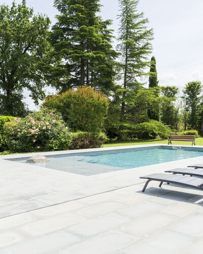 Casa del Marchese, Pool, Wifi, Castell' Arquato: Planta, Cielo, Piscina, Agua, Árbol, Mueble Para Exteriores, Sombra, Rectángulo, Hierba, Sofá