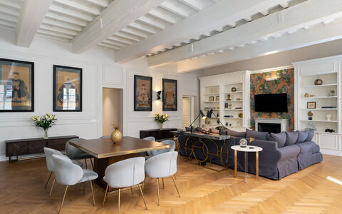 Bargello Penthouse Luxury Apartment in Florence by: Marco, Mesa, Mueble, Planta, Diseño De Interiores, Encendiendo, Planta De Casa, Piso, Sala, Sofá