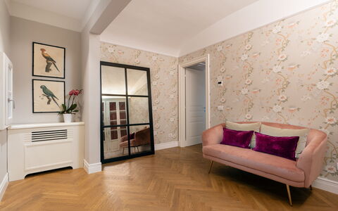 Pazzi Penthouse Luxury Apartment in Florence by Pa: Mueble, Marco, Planta, Comodidad, Madera, Edificio, Diseño De Interiores, Piso, Decoración, Suelo
