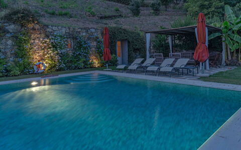 Villa Marlia: Agua, Propiedad, Piscina, Azur, Planta, Cuerpo De Agua, Mueble Para Exteriores, Ocio, Árbol, Edificio